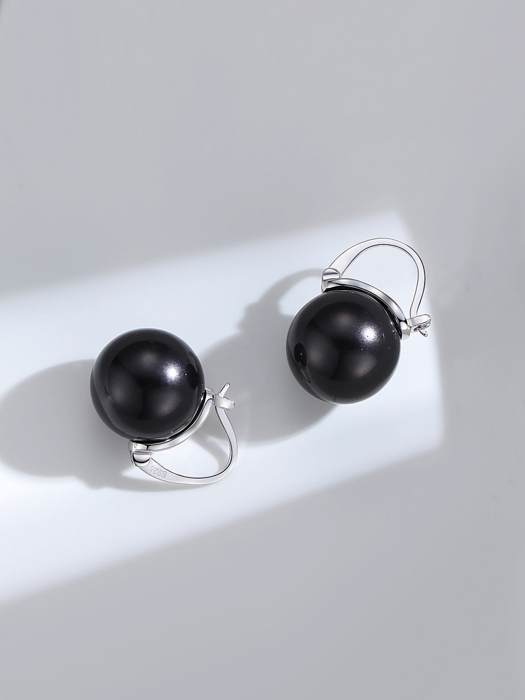 Black Shell Pearl Dangle Earrings E0540