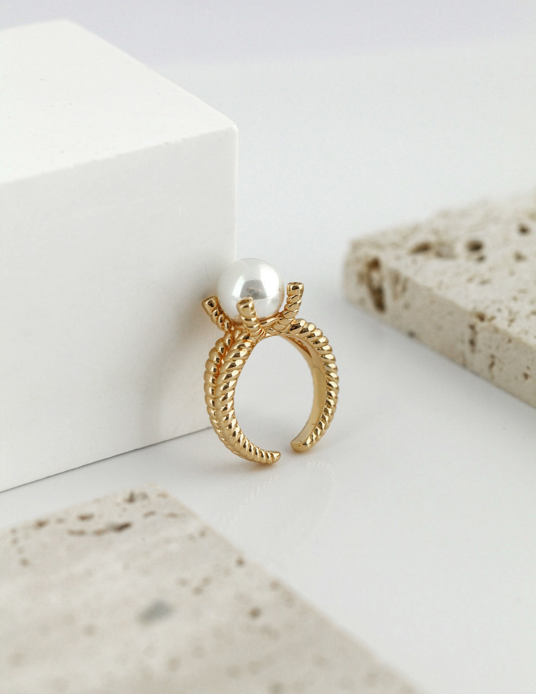 J0056Shell Pearl Adjustable Open Ring J0056