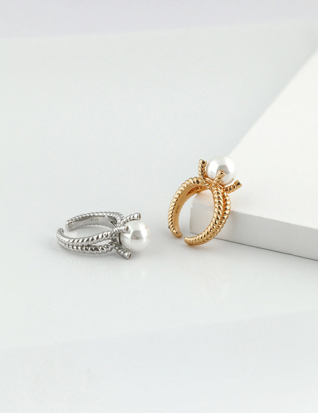 J0056Shell Pearl Adjustable Open Ring J0056