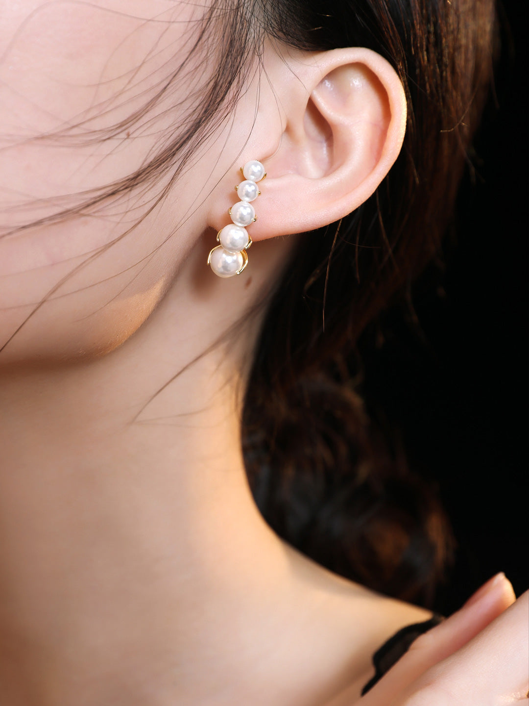 Minimalist Shell Pearl Earrings E0585