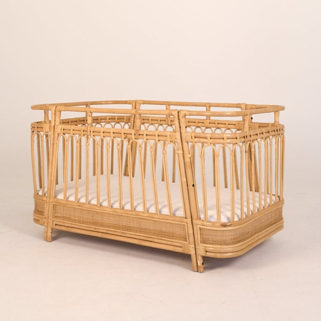 Natura Arya Rattan Baby Cot