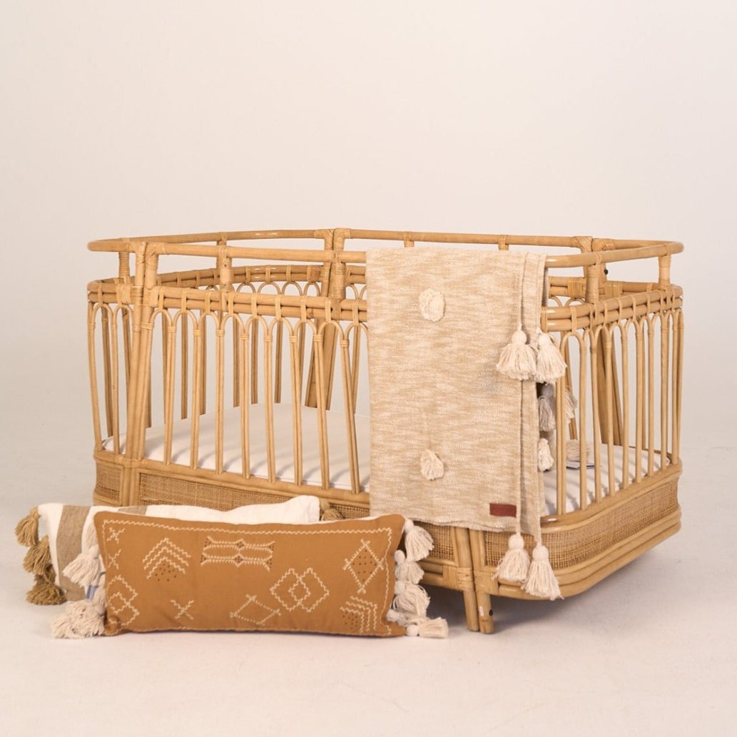 Natura Arya Rattan Baby Cot