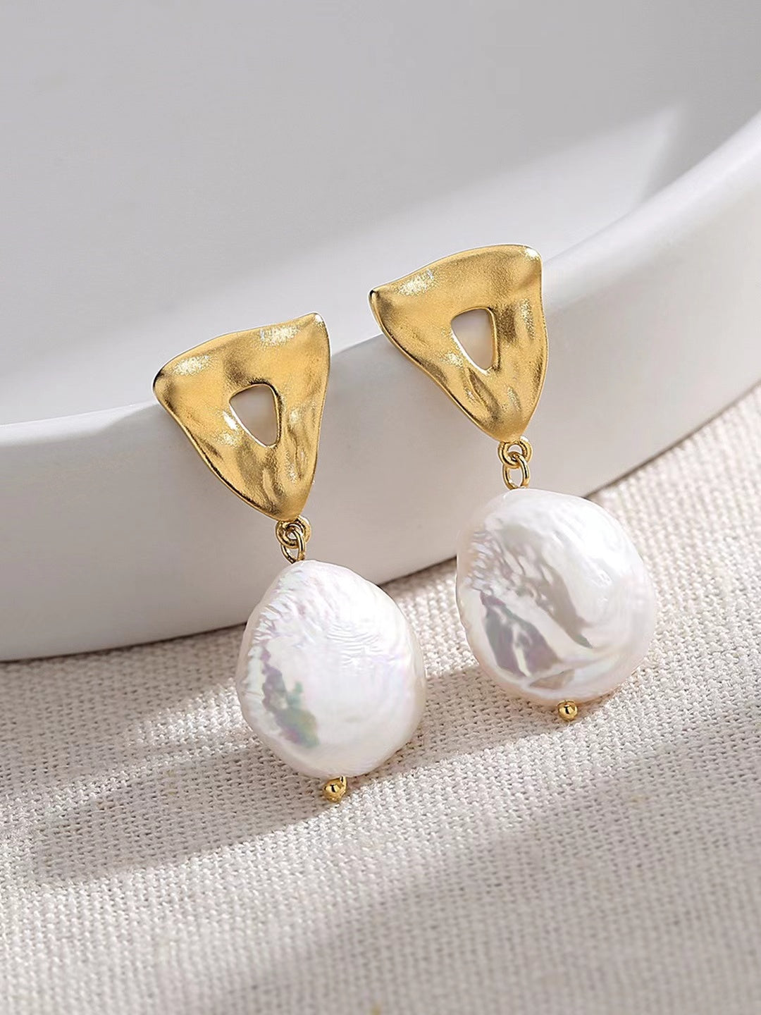 Natural Baroque Pearls Earrings E0609