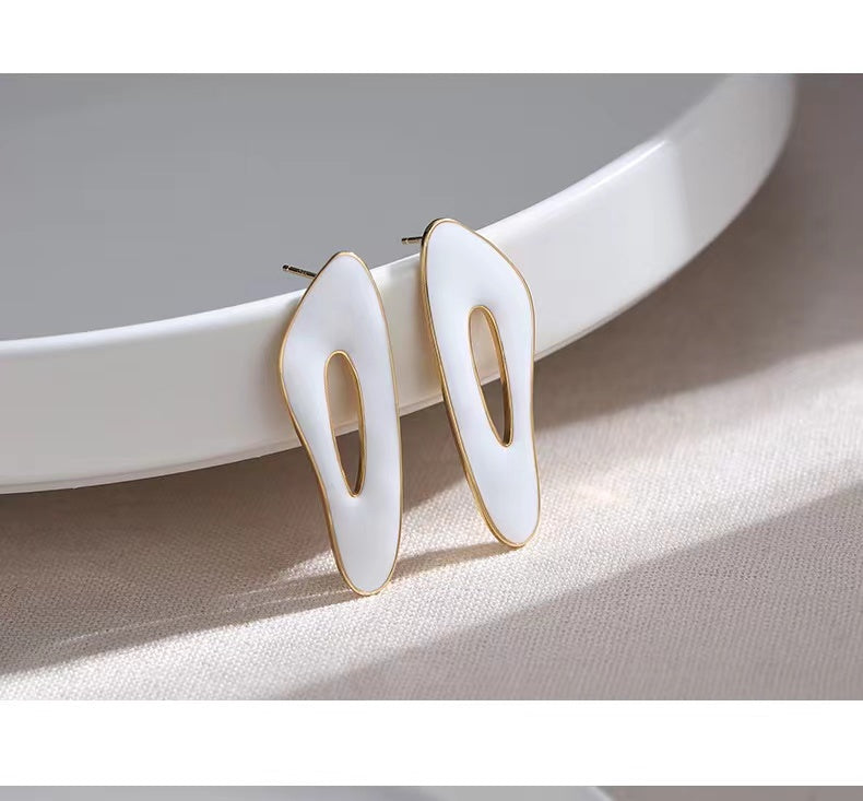 White Oil-drop Glaze Earrings E0561