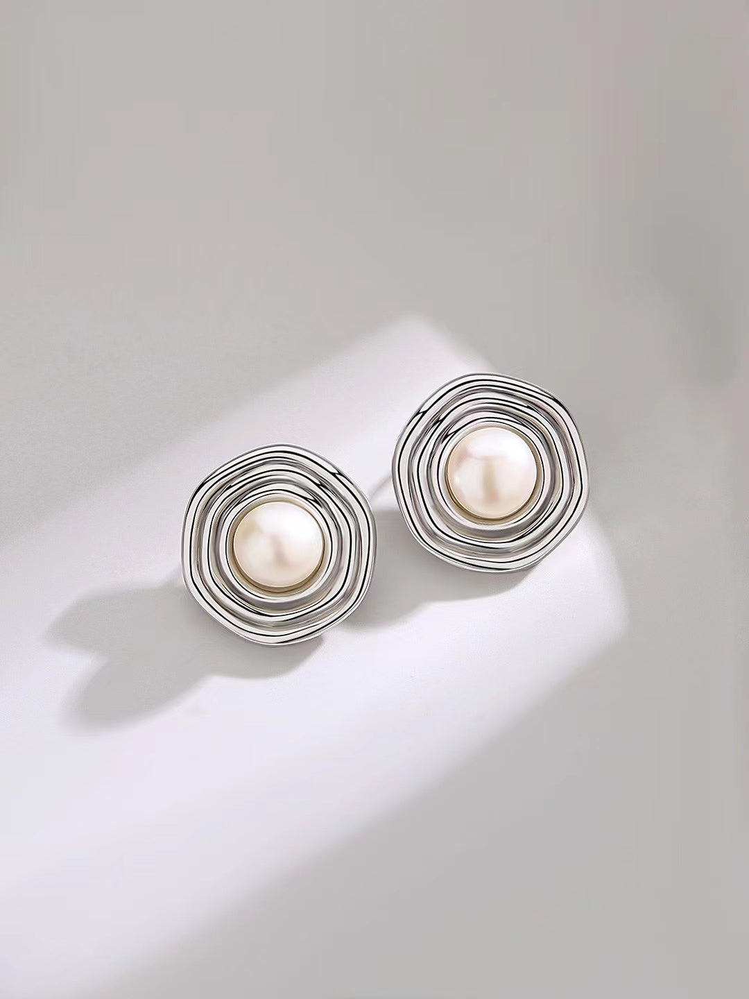 Disc Natural Pearl Earrings E0606